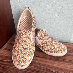 Taos Dandy Colorful Daisy shoes, women’s size 9.5